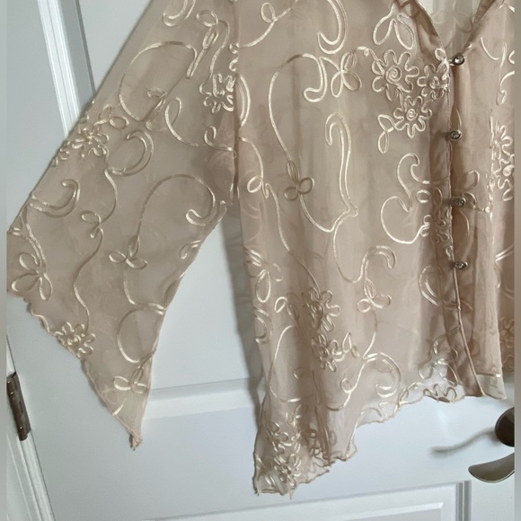 Embroidered Top - Picture 4 of 7